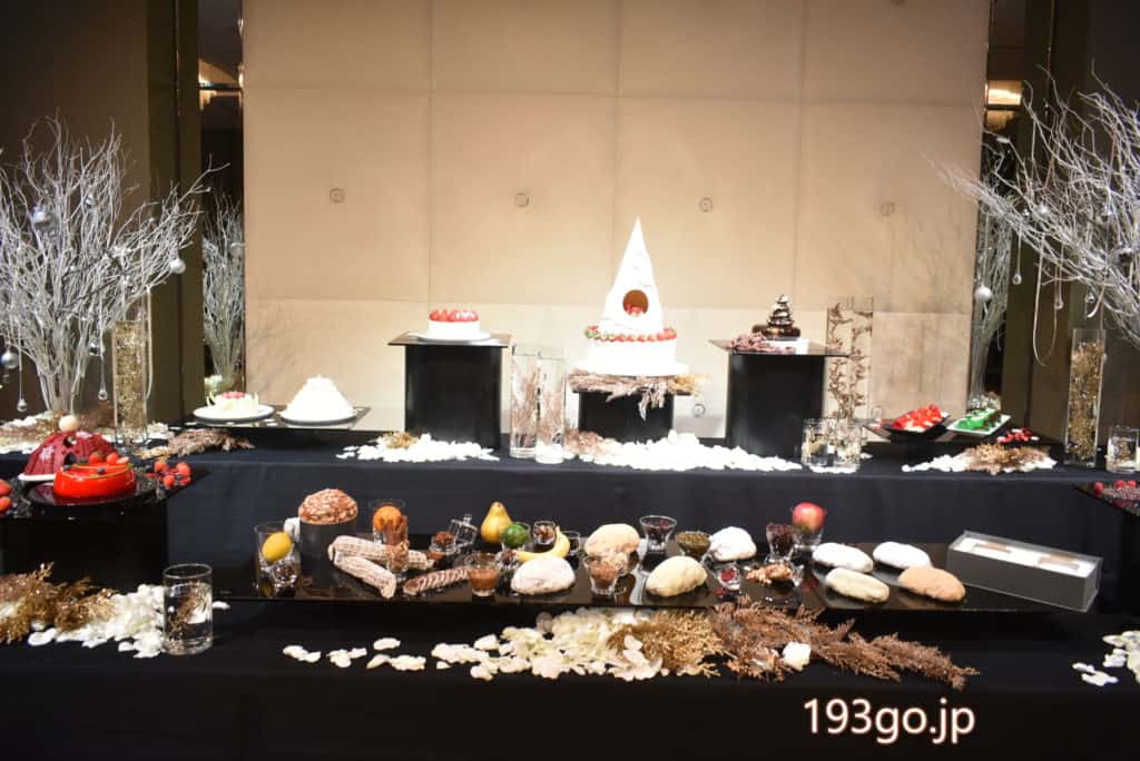 クリスマスケーキ パレスホテル東京 が繰り広げるクリスマス 艶やかで鮮やかなケーキにうっとり 10 1 予約 スタート 193go Jp いくみごードットジェイピー