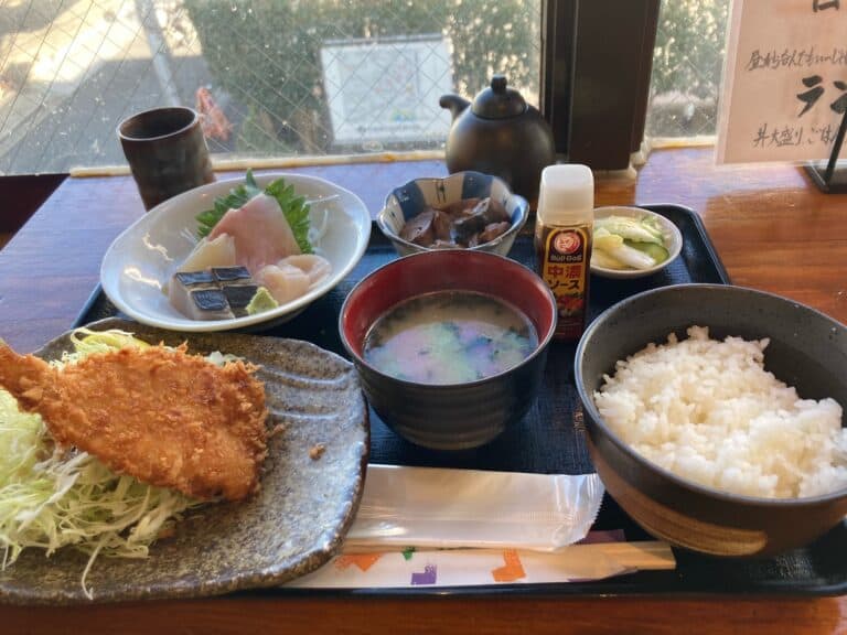 吉祥寺 美味しくてリーズナブルな魚居酒屋 魚真 のランチに期待 193go Jp いくみごードットジェイピー