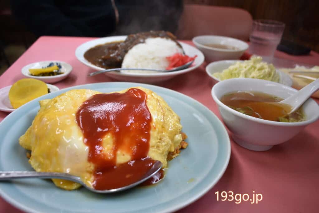 高円寺 人気の町中華 七面鳥 でレトロ可愛い山盛りオムライス 濃コク カツカレー 193go Jp いくみごードットジェイピー