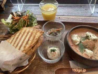 吉祥寺「アリーカフェ」可愛い隠れ家空間で大きなパニーニをガブリ！たっぷりスープとドリンクバー付きも嬉しい