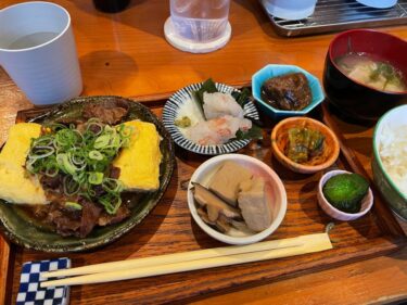 【実食リポ】大阪・難波「わびすけ」行列必至の大人気おばんざい定食　「肉だしまき」がふわとろ　800円の超コスパランチ