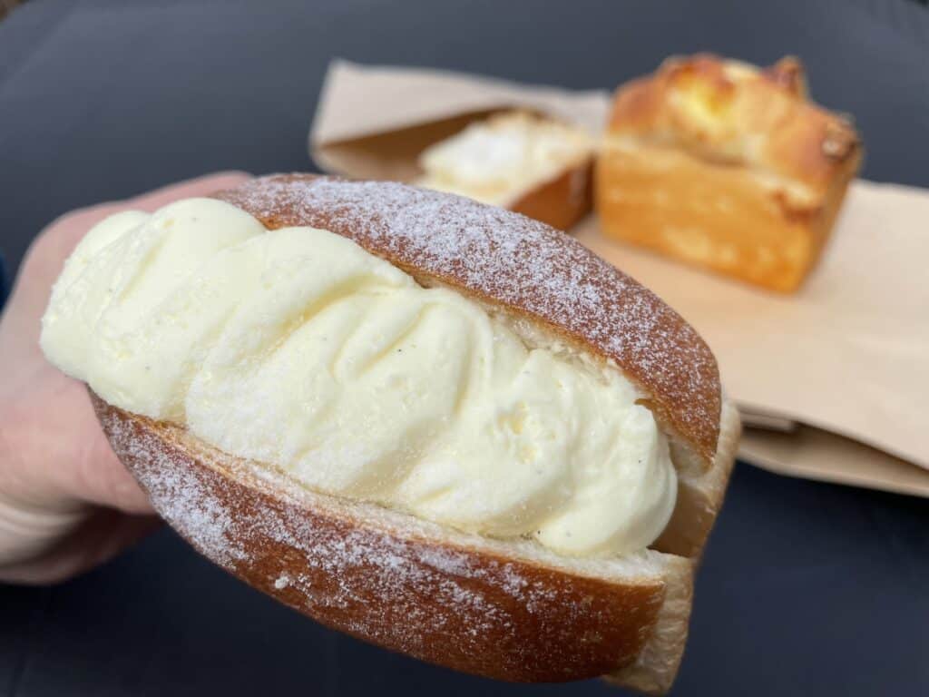 本郷ベーカリー木更津ファクトリー」手のひら食パンがズラリ！むっちり