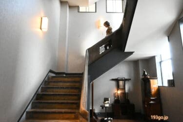 【宿泊記】北海道「OMO5小樽 by 星野リゾート」小樽市指定歴史的建造物リノベーションのレトロな客室へ　ラウンジのランプタイムにうっとり