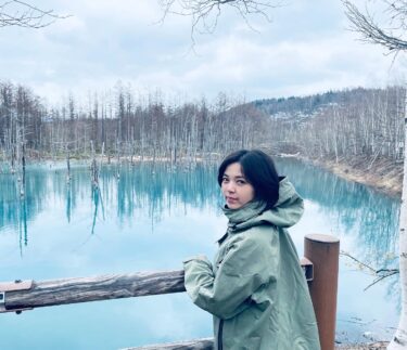 美瑛町「白金青い池」美しい神秘ブルーの世界へ！青い池限定グルメやオリジナルグッズ　道の駅びえい「白金ビルケ」もマストスポット