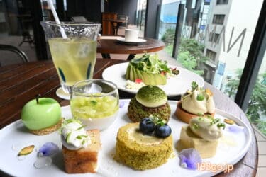 【実食リポ】ハイアット セントリック 銀座 東京で“ベジファースト”のアフタヌーンティー「Botanical Green Afternoon Tea」へ！“スーパーフード”サラダに、涼し気なグリーンのスイーツ　