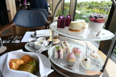 「ザ・リッツ・カールトン福岡」ラウンジでチェックイン！アフタヌーンティーと共に　地元食材ふんだん、パープルのおしゃれスイーツ