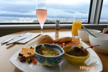 【宿泊リポ】「ヒルトン福岡シーホーク」絶景ラウンジでカクテルタイム！博多湾一望、ドームも真上から　アップグレードでプレミアムな体験