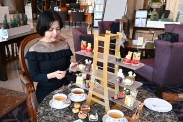 「横浜ロイヤルパークホテル」でクリスマスアフタヌーンティー2023！ミニ雪だるまやクマちゃん、ツリー　クリスマスカラーの可愛すぎるスイーツ