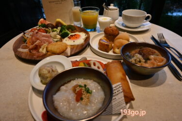 【朝食リポ】「三井ガーデンホテル銀座築地」朝食は選べるメインとビュッフェ！ほっこり朝粥＆薪焼きおにぎり茶漬け、全部のせも