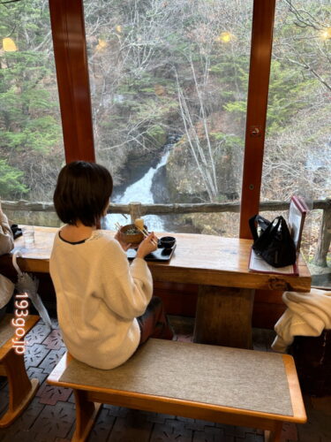 奥日光「龍頭之茶屋」竜頭の滝を眺めながらお昼ご飯